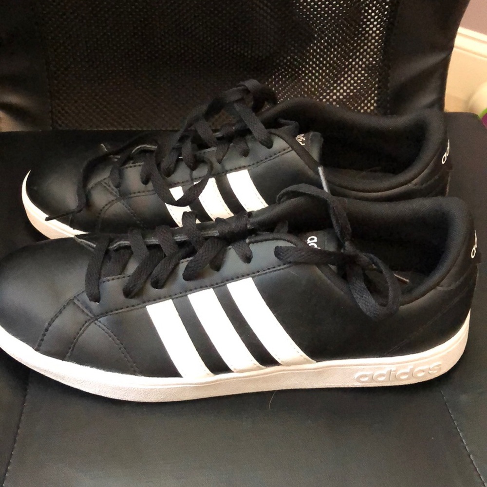 Black Adidas neo shoes